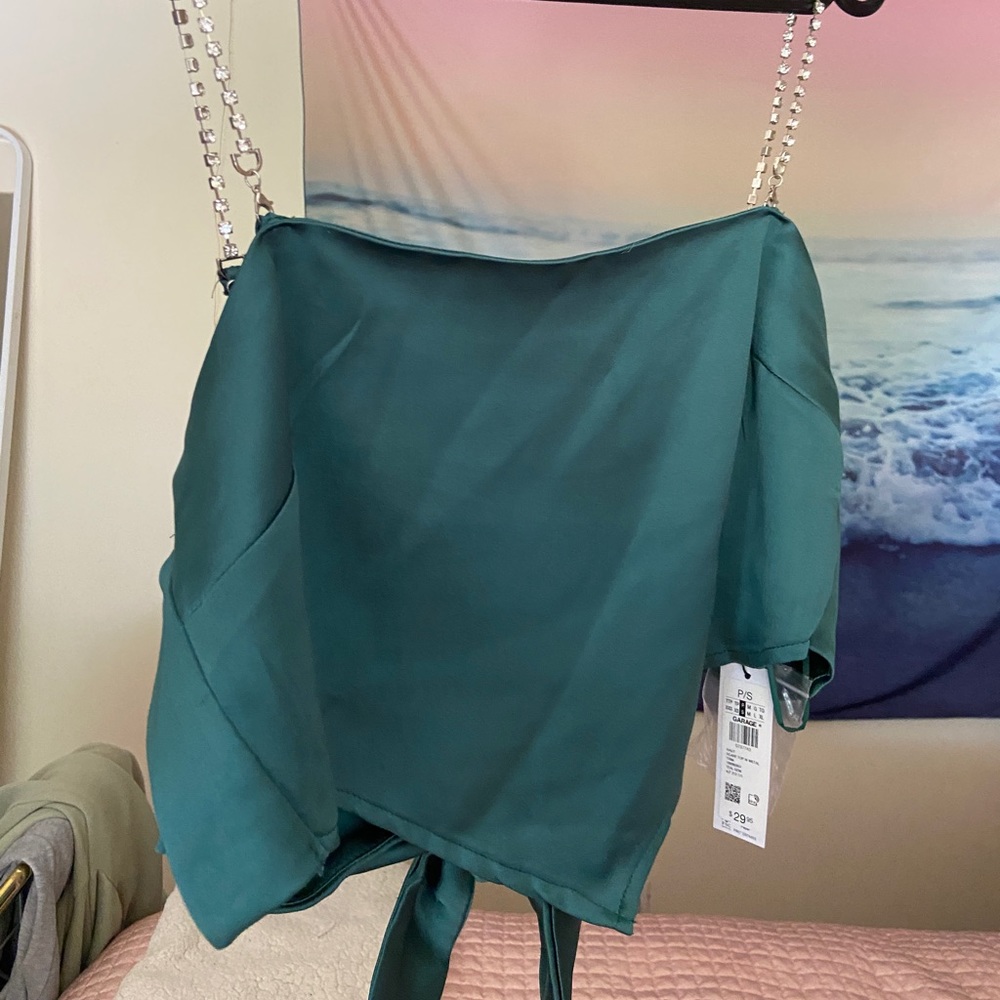 Silk garage top size small